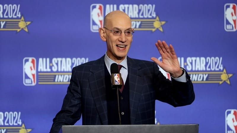 Adam Silver nhắc đến LeBron James trên All-Star Saturday Night