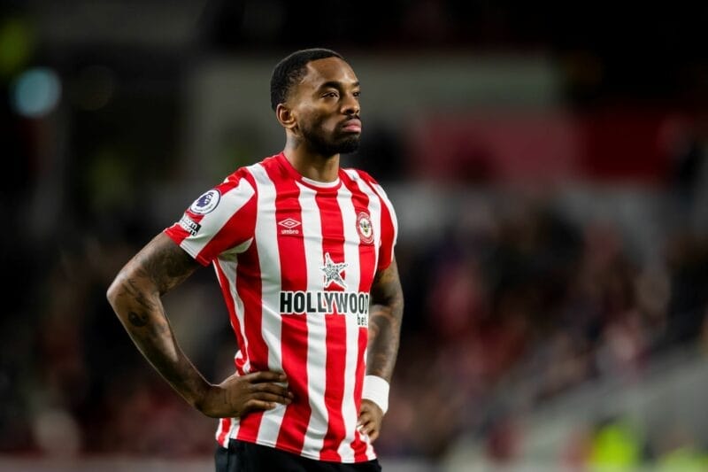 Toney sẵn sàng giúp Brentford trở lại