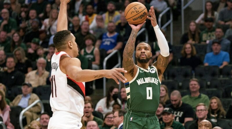 Đây cũng là trận đấu đầu tiên Lillard trở về Portland sau khi chuyển tới Bucks