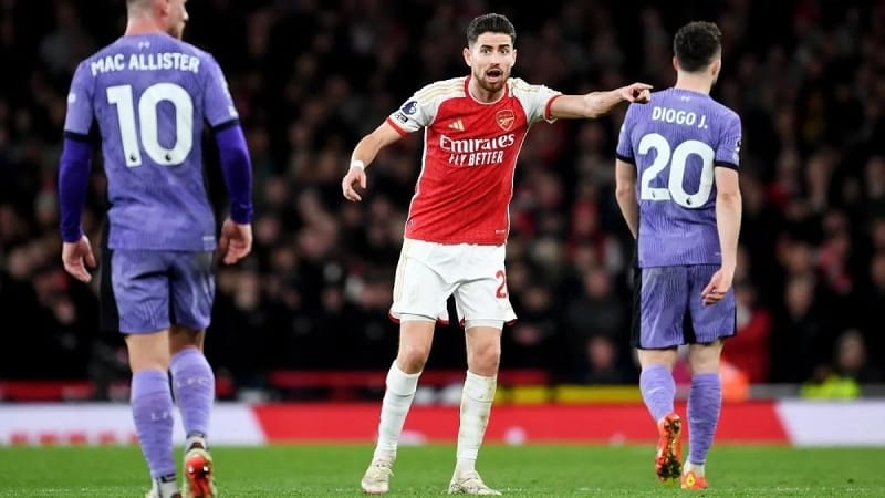 Jorginho gây ấn tượng trước Liverpool