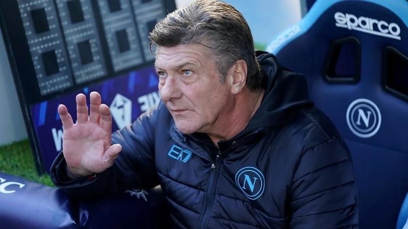 Napoli sa thải HLV Mazzarri