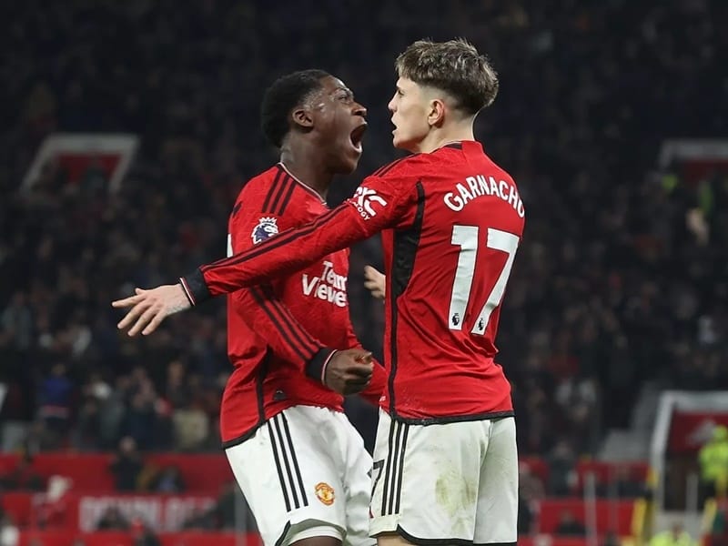 Bộ đôi cứu tinh giúp Man Utd chơi khởi sắc.