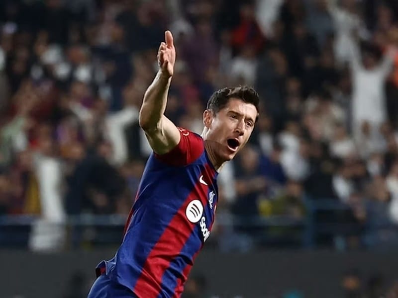 Lewandowski giúp Barca tránh khỏi trận hòa vào cuối tuần rồi.