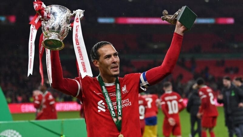 Van Dijk sẽ mang về QBV đầu tiên sau 23 năm cho Liverpool