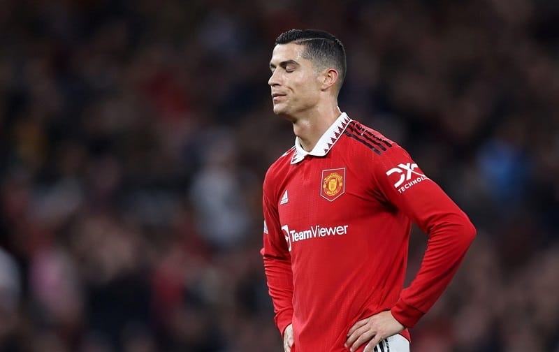 Trợ lý của Erik ten Hag tiết lộ lý do bất ngờ khiến Cristiano Ronaldo rời Man United