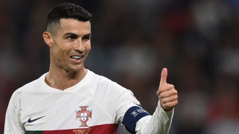 Ronaldo vẫn ghi nhiều bàn trong màu áo ĐT Bồ Đào Nha ở vòng loại