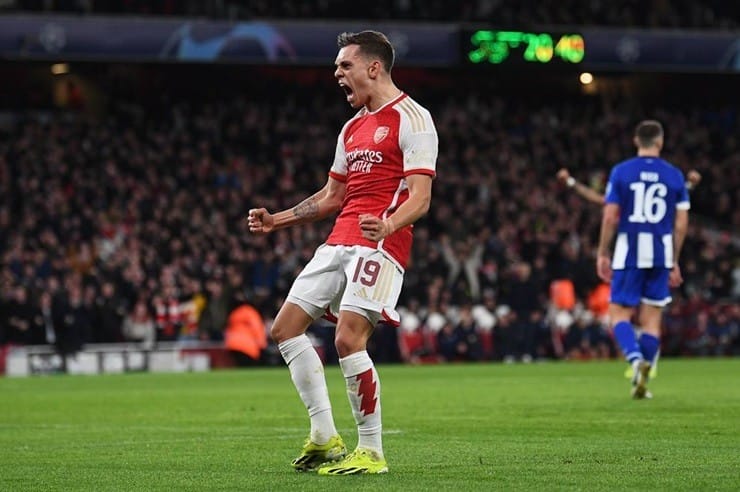 Trossard giúp Arsenal đưa thế cục về cân bằng 