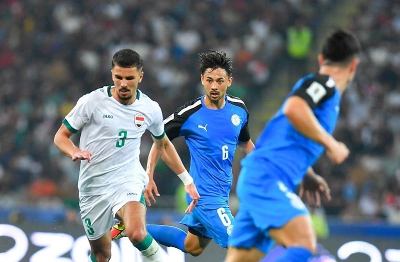 Iraq (trắng) không thể ghi bàn trong hiệp một (Ảnh: Iraq Football Association).