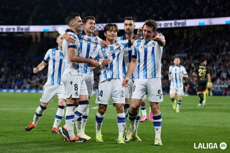 Real Sociedad tiến bước 