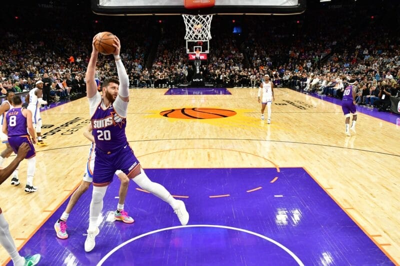 Nurkic có màn trình diễn ấn tượng