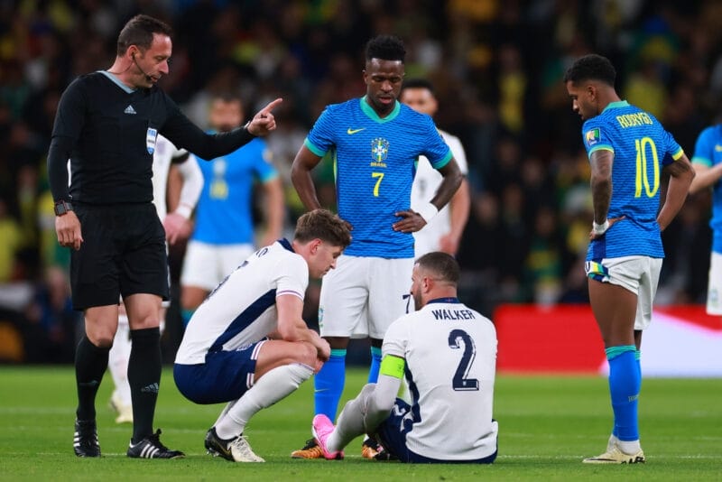 Man City lo sốt vó với Kyle Walker 