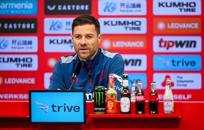 Xabi Alonso tuyên bố ở lại Bayer Leverkusen