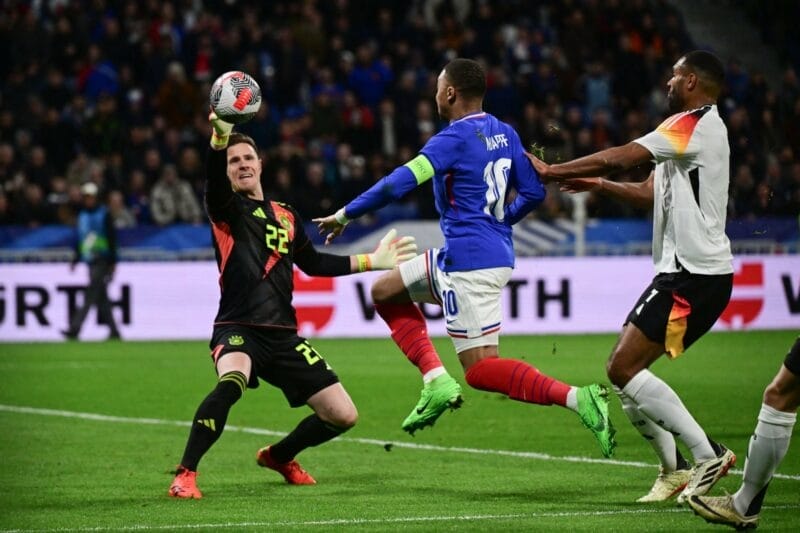 Mbappe không thể tỏa sáng trước Đức