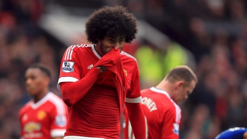 Fellaini trải qua mùa giải ra mắt Man United đầy gian truân