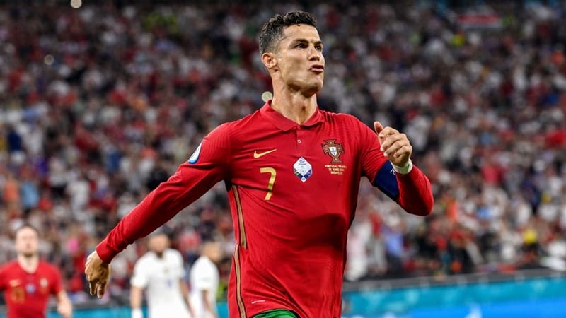 Ronaldo ghi 5 bàn nhưng Bồ Đào Nha bị loại ngay vòng ⅛ Euro 2020