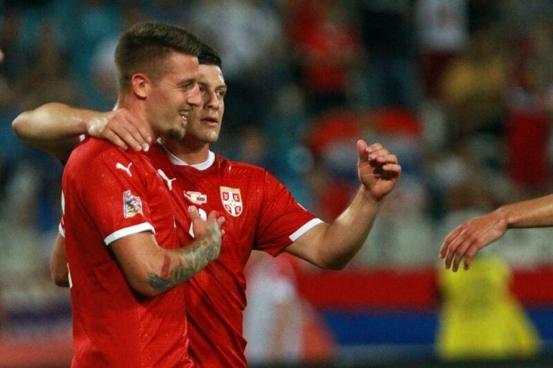 Milinkovic-Savic mở tỉ số cho Serbia.