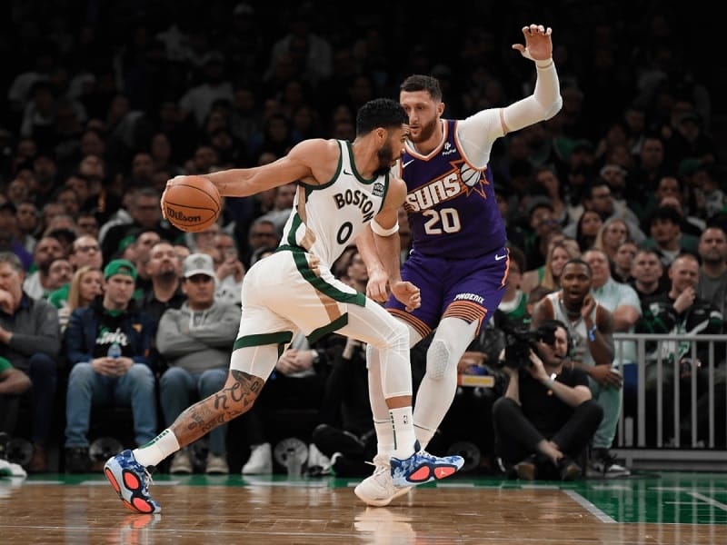 Celtics đánh bại Suns