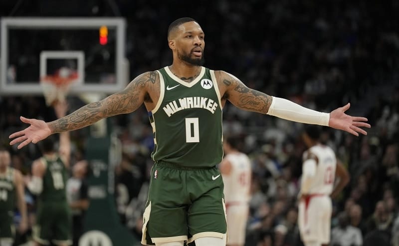 Lillard cùng Bucks hạ Clippers