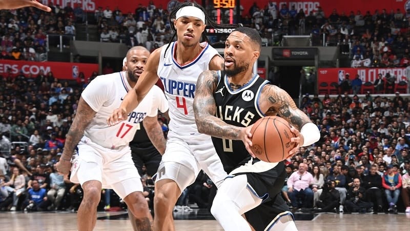 Bucks hạ Clippers