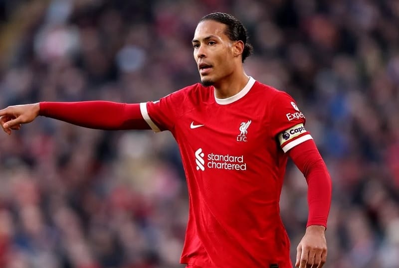 Van Dijk và đồng đội đang trong cuộc đua vô địch