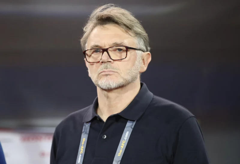 HLV Philippe Troussier nhận số tiền đền bù khoảng 150.000 USD.