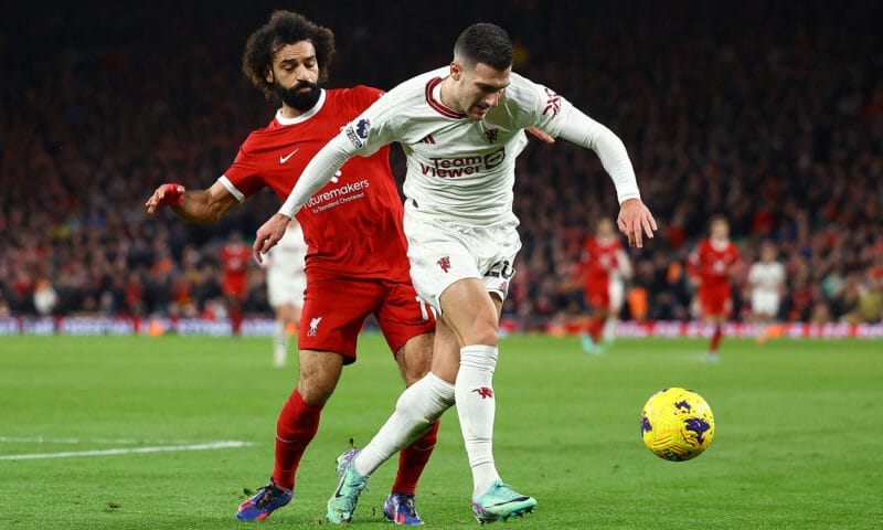 Liverpool được đánh giá cao hơn Man Utd.