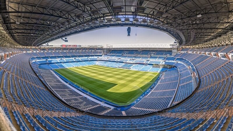 SVĐ mới của Bình Dương dự kiến có thể đăng cai cả World Cup (Ảnh minh họa: Santiago Bernabeu - Real Madrid).