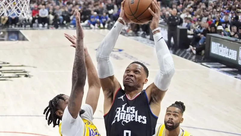 NBA: Sao Clippers gãy tay, Scottie Barnes dính chấn thương rất nặng