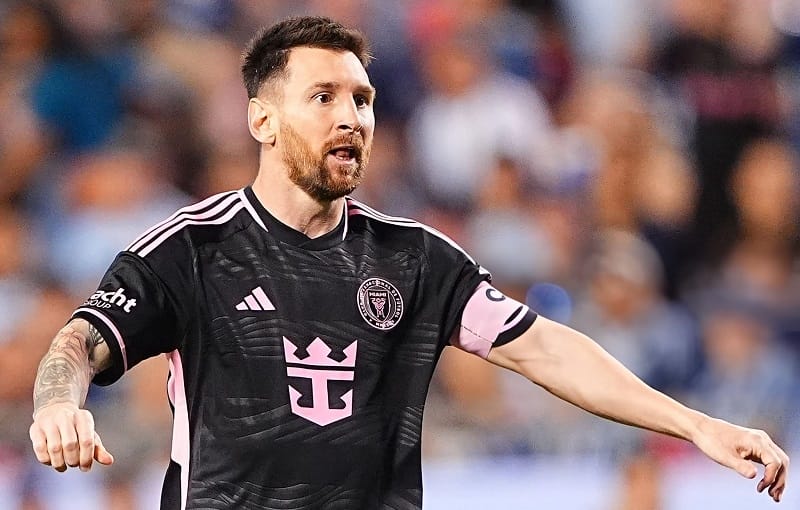 Messi ghi một siêu phẩm vào lưới Kansas City.