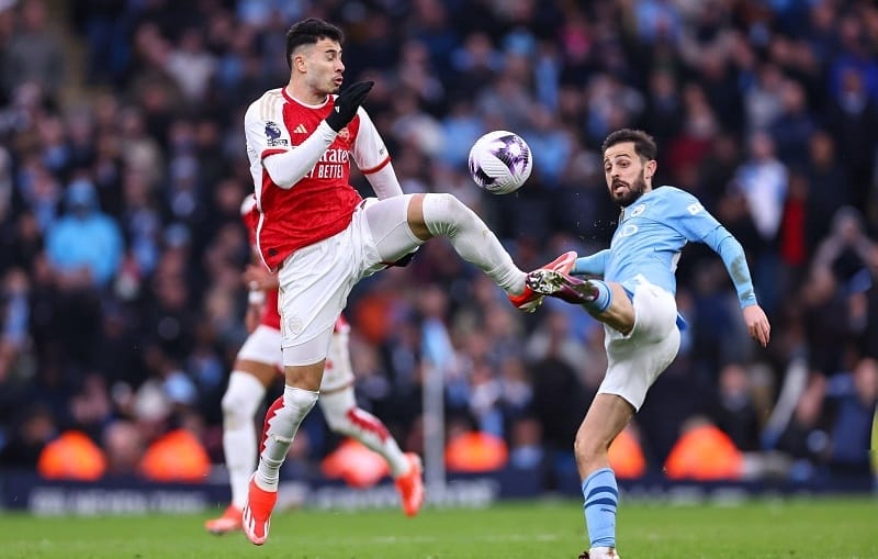 Arsenal và Man City chia điểm sau trận hòa 0-0.