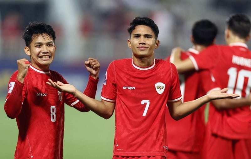 Marselino Ferdinan (7) khai thông thế bế tắc cho U23 Indonesia (Ảnh: Getty).