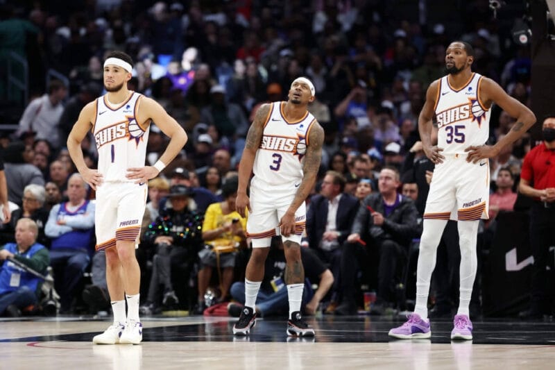 Suns sớm dừng bước ở Playoff dù được đánh giá rất cao