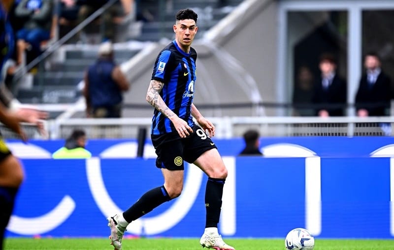 Bastoni góp công lớn giúp Inter Milan vô địch Serie A.