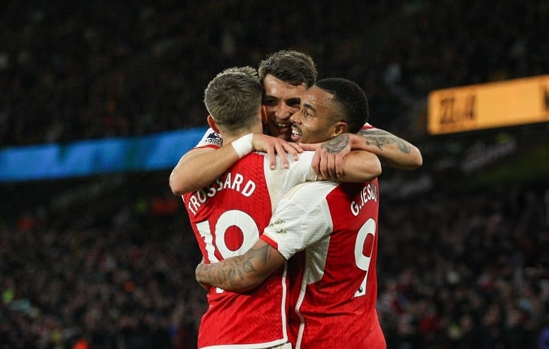 Arsenal rất cần chiến thắng để tiếp tục cạnh tranh chức vô địch.