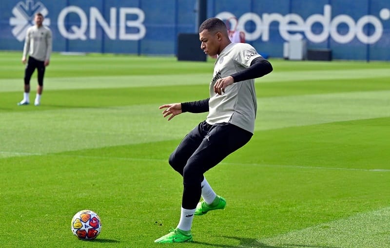 Mbappe gánh trên vai niềm hy vọng của PSG.