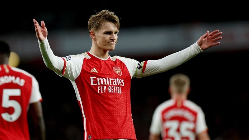 Odegaard và đồng đội ca khúc khải hoàn