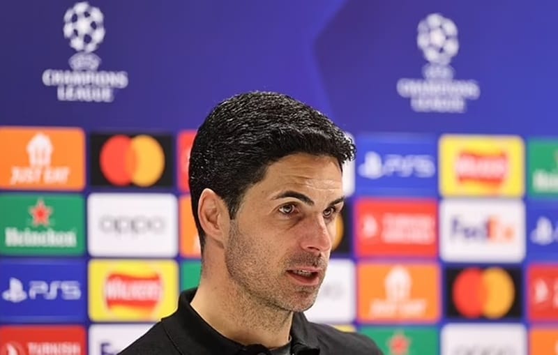 Arteta đáp trả Tuchel về tình huống Gabriel dùng tay chơi bóng