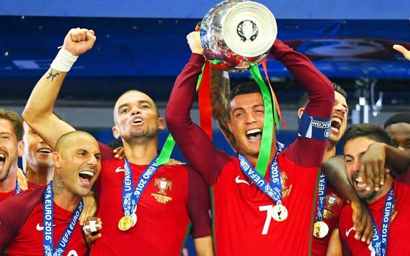 Ronaldo và đồng đội vô địch Euro 2016