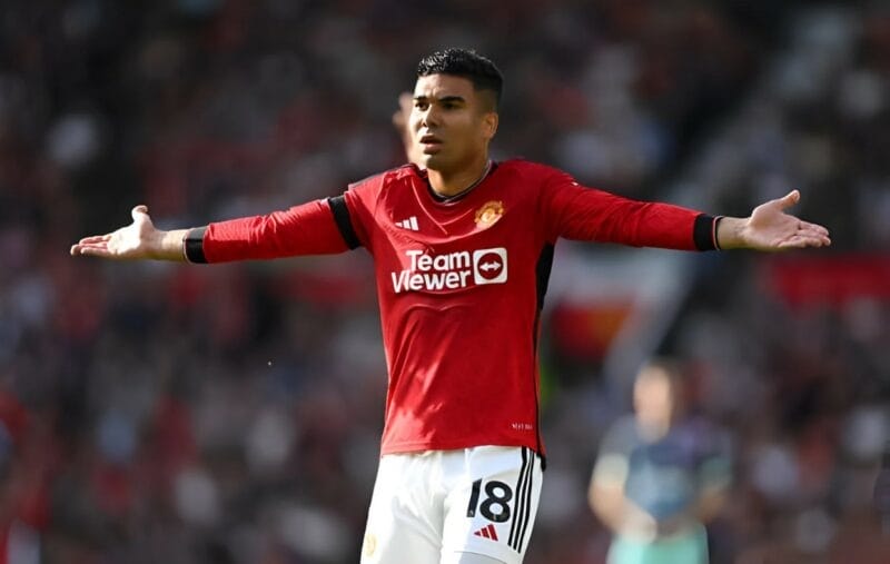 Casemiro rõ ràng đang không đáp ứng được yêu cầu tại Man United (Ảnh: Getty).