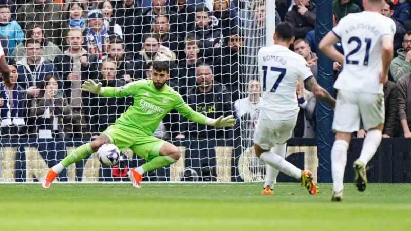 David Raya suýt gây ra hậu quả nghiêm trọng với Arsenal