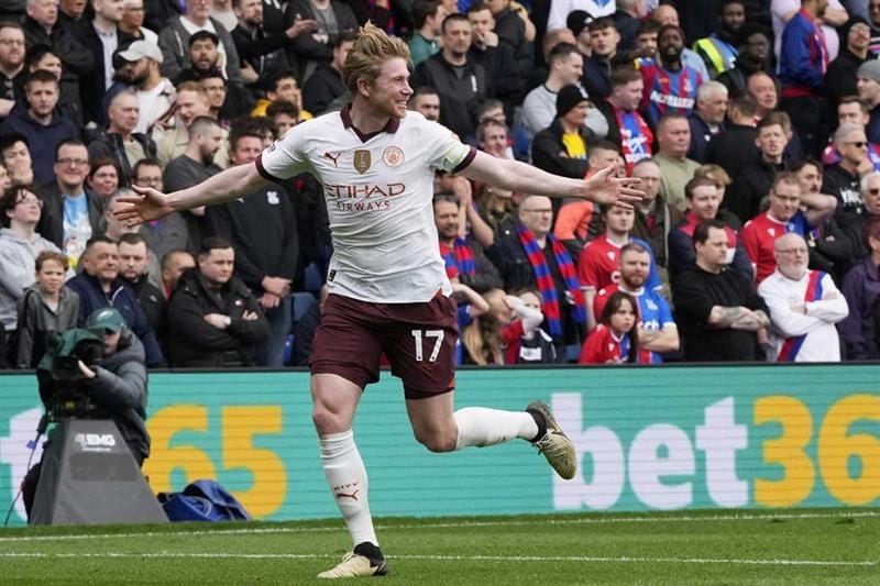 De Bruyne tỏa sáng trước Crystal Palace