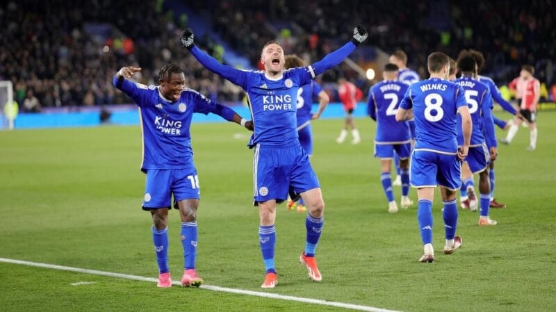 Leicester trở lại Ngoại hạng Anh sau gần 1 năm (Ảnh: Getty).