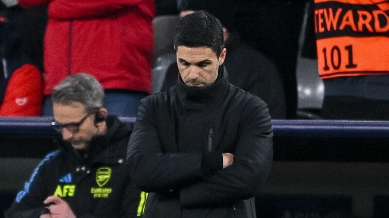 HLV Mikel Arteta thất vọng khi không thể giúp Arsenal vượt qua tứ kết Champions League.