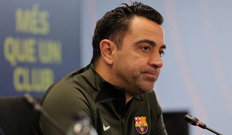 Xavi ở lại Barcelona