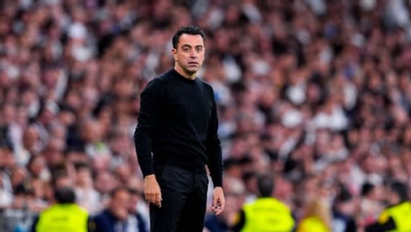 Xavi rời Barca sau trận đấu gặp Sevilla.