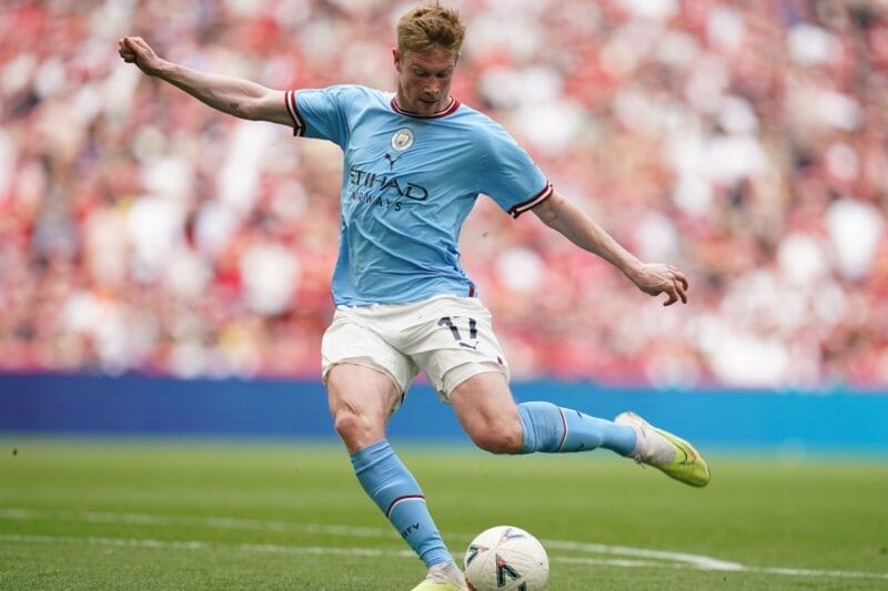 Kevin De Bruyne là tiền vệ công điển hình.