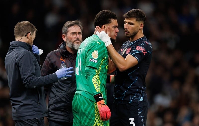 Ederson sẽ bỏ lỡ trận chung kết FA Cup gặp Man United.