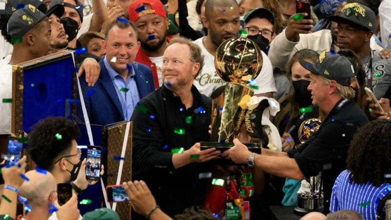 Budenholzer cùng Bucks đoạt chức vô địch