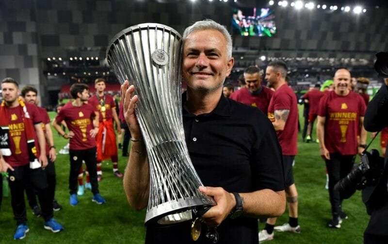 Mourinho sẽ tiếp tục chuyến phiêu lưu tại CLB nào? 