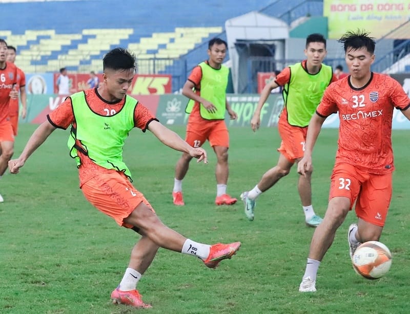 Bình Dương hụt hơi trong cuộc đua vô địch (Ảnh: Becamex Binh Duong FC).